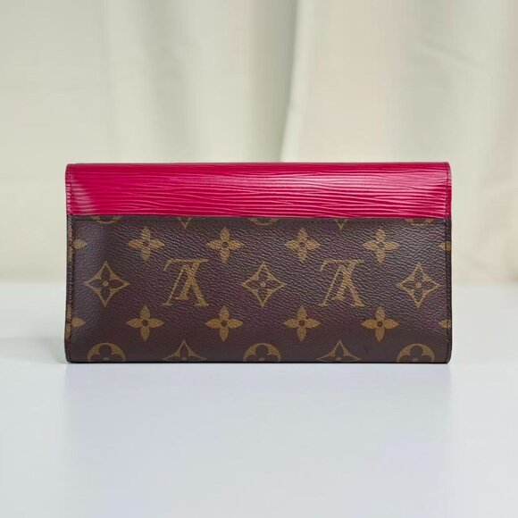 Louis Vuitton Monogram Canvas Wallet with Pink Accents and Classic LV Logo Desig - Picture 2 of 7